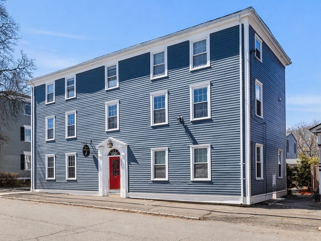 32 Market St in Newburyport