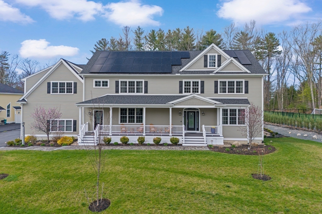 14 Charles St in North Reading
