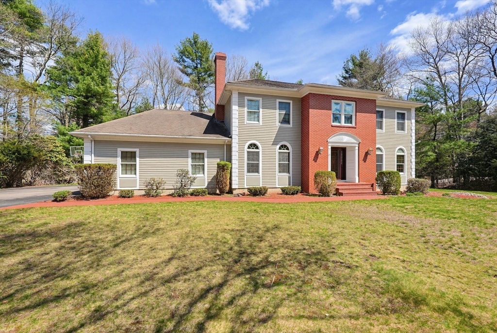 23 Cornerstone Dr in North Easton