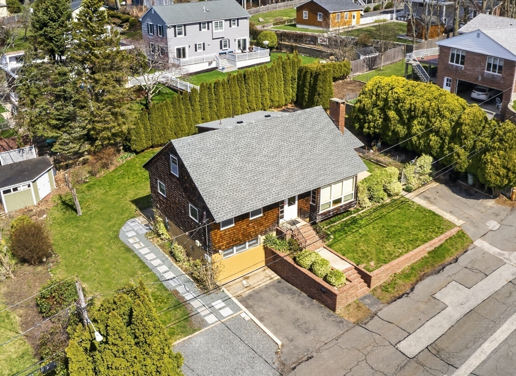 6 Desmond Dr in Nahant