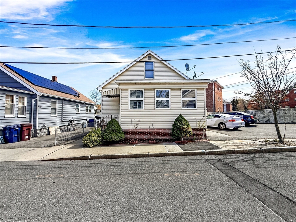 14 Oak Ter in Everett