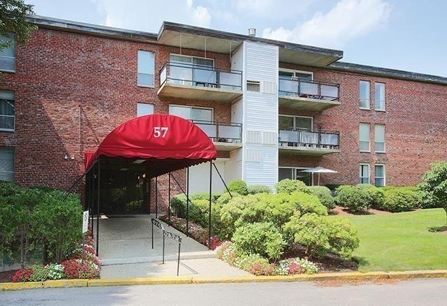57 Broadlawn Park #14B in West Roxbury