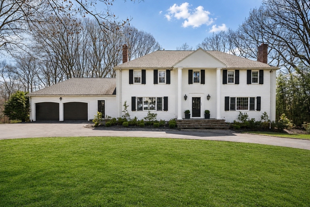 100 Albion Rd in Wellesley Hills