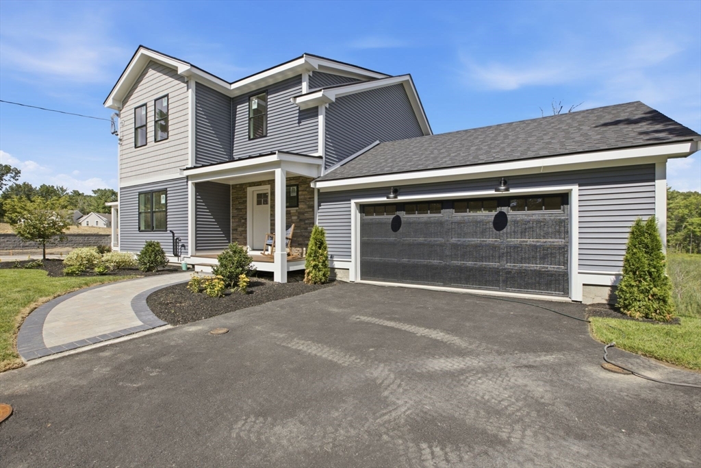 133 ESSEX STREET #133 in Middleton