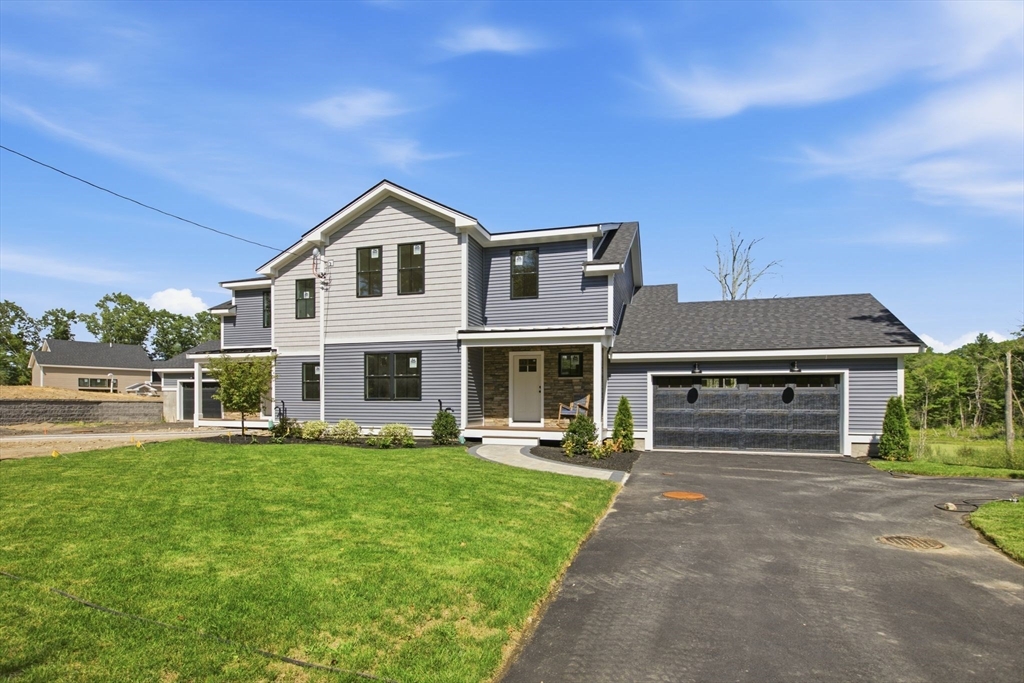 135 ESSEX STREET #135 in Middleton