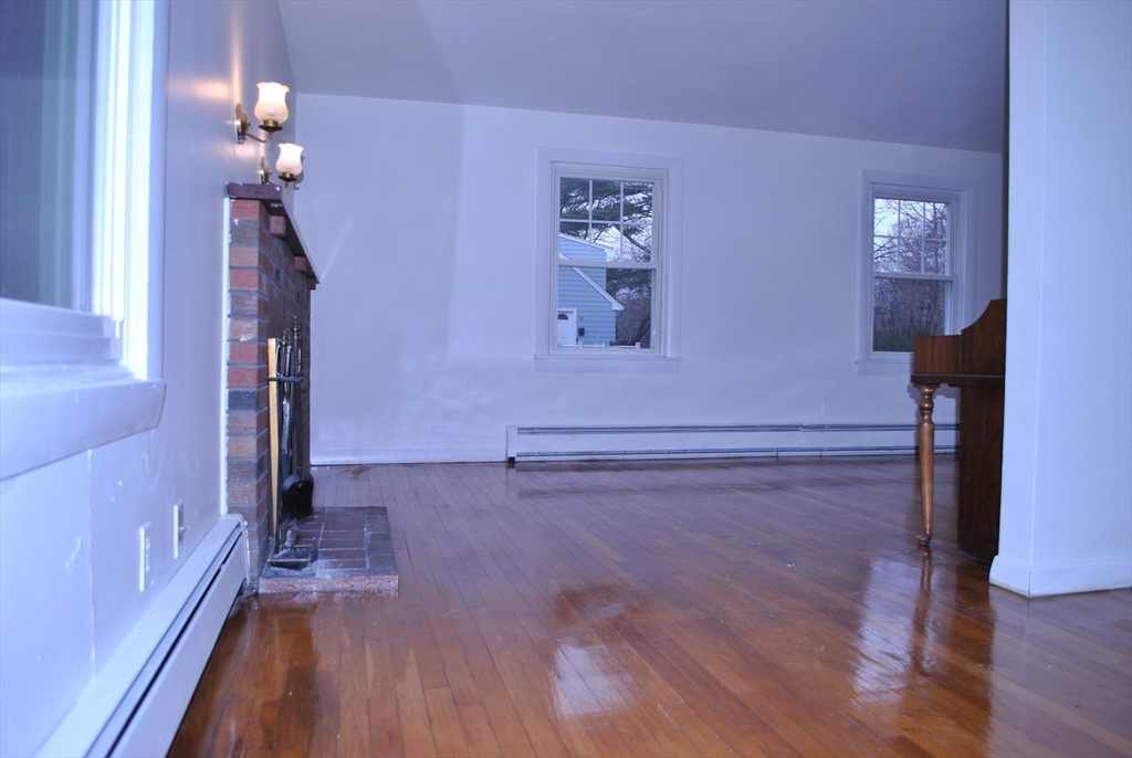 21 Goldsmith Ave in Beverly
