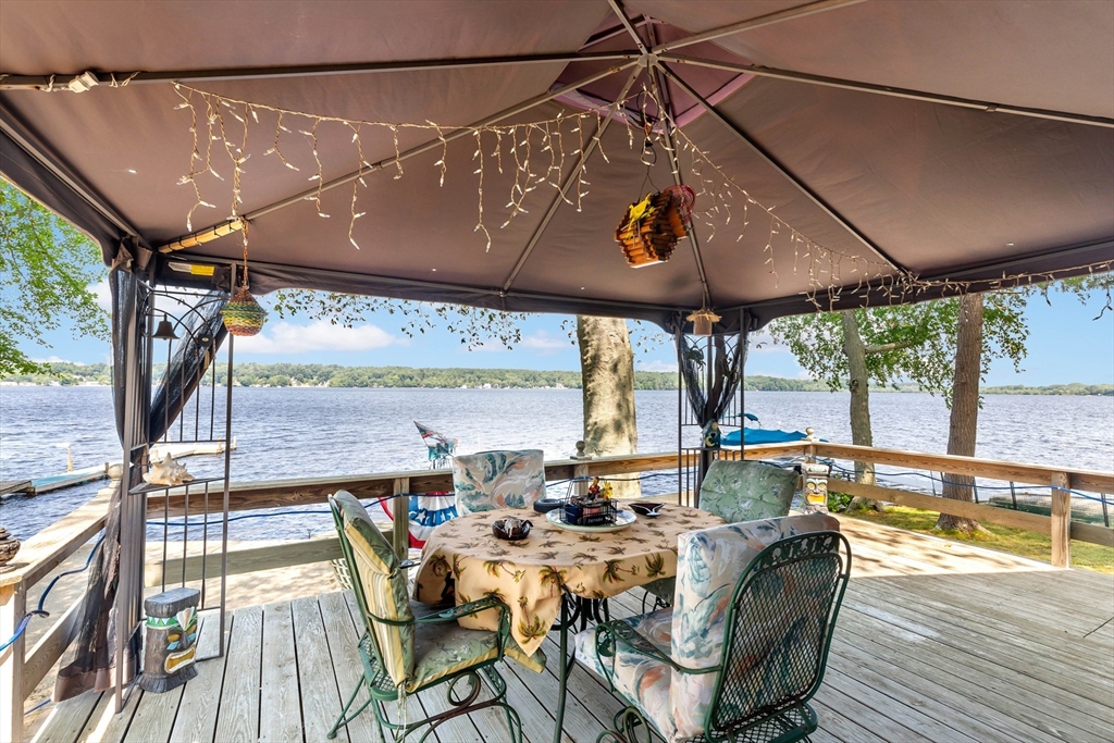 22 Fuller Shores Rd in Lakeville