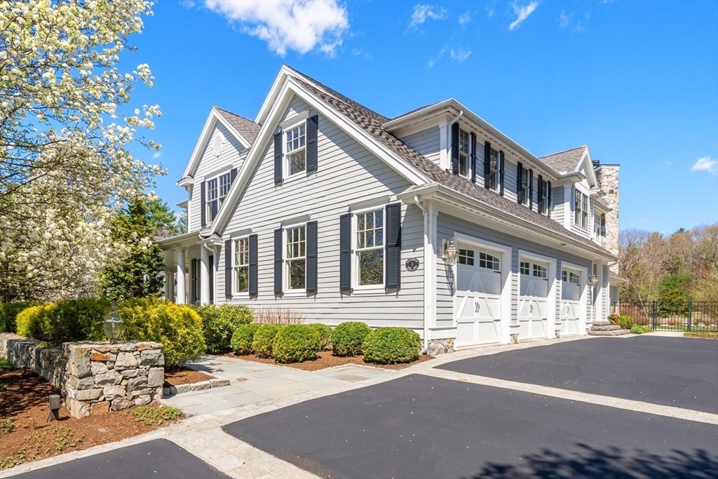 1 Betsy Ln in Dover