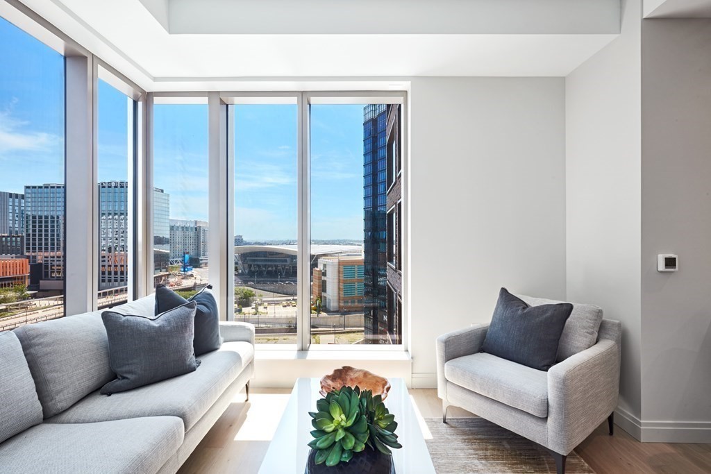 135 Seaport Blvd #808 in Boston