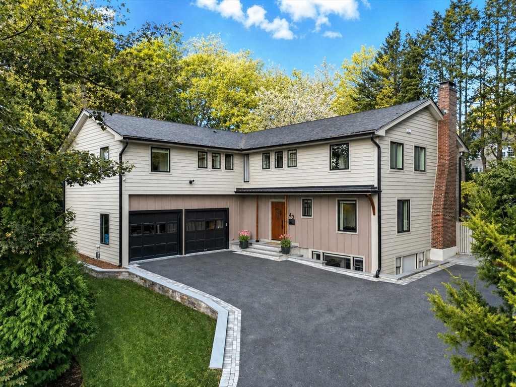 43 Prentiss Ln in Belmont