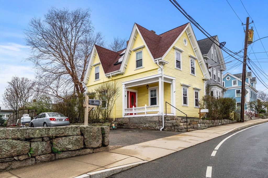 4 Langsford St in Gloucester