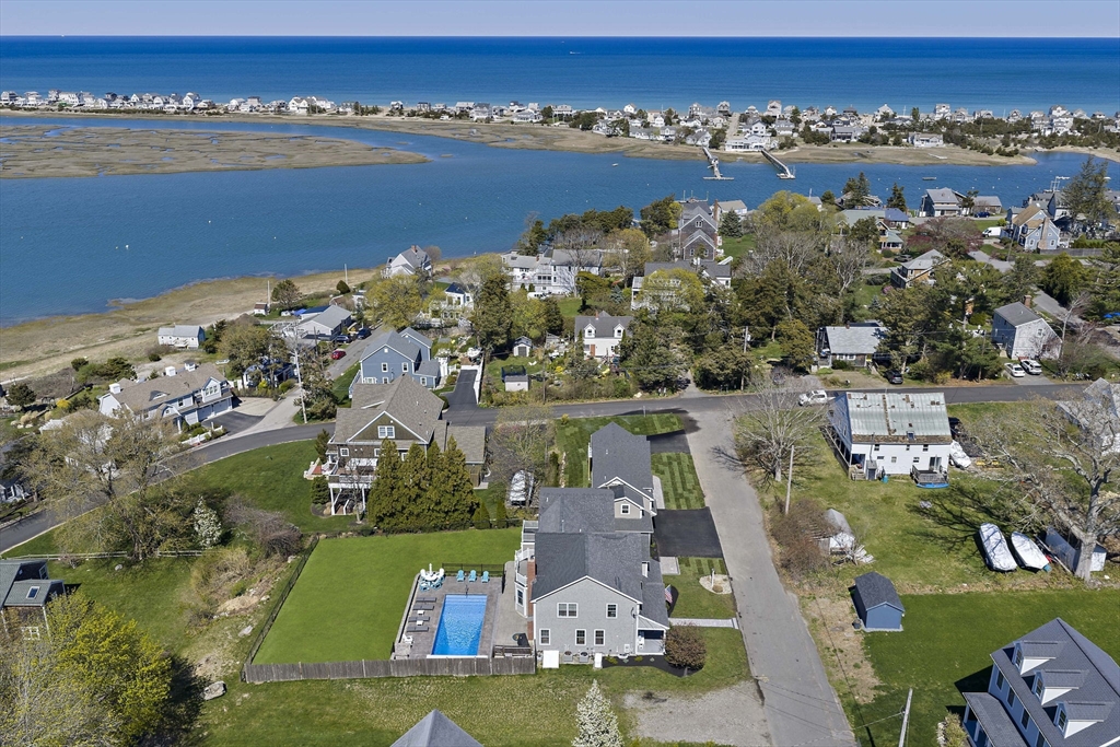 19 Pauline Road in Marshfield