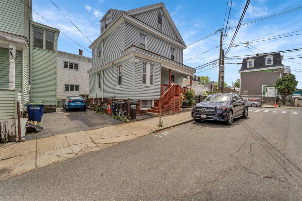 59 Bonair St in Somerville