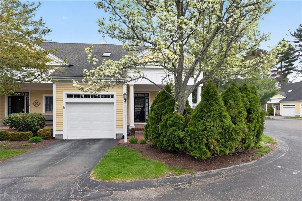 14 Whiting Lane #14 in Hingham