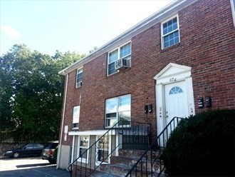 623 Cummins Hwy #B in Hyde Park