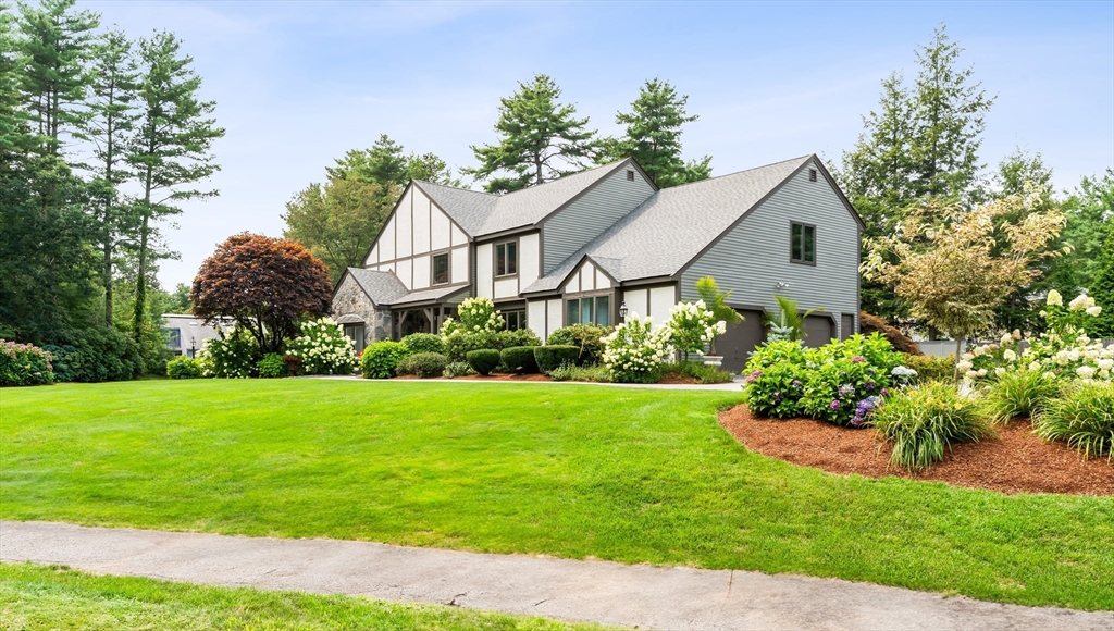 7 Saddle Ridge Road in Sudbury