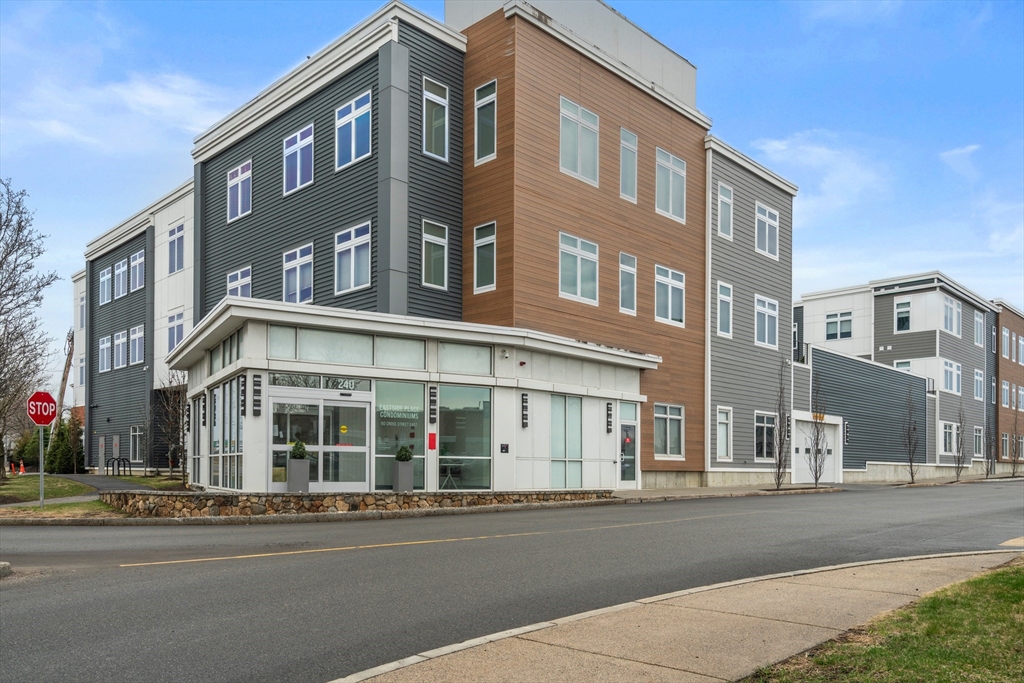 60 Cross St E #328 in Somerville