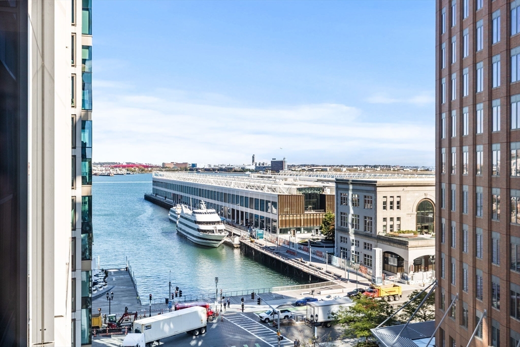 135 Seaport Blvd #906 in Boston