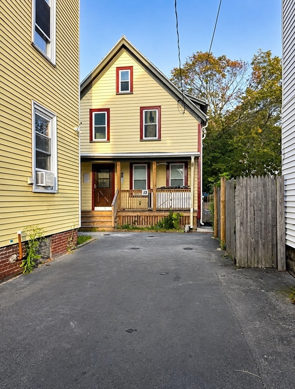 13 Moulton St in Lynn