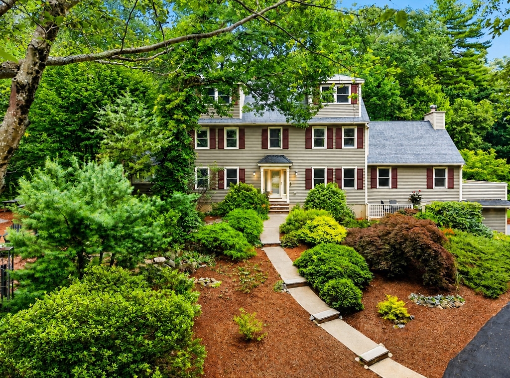 19 Pheasant Lane in Topsfield