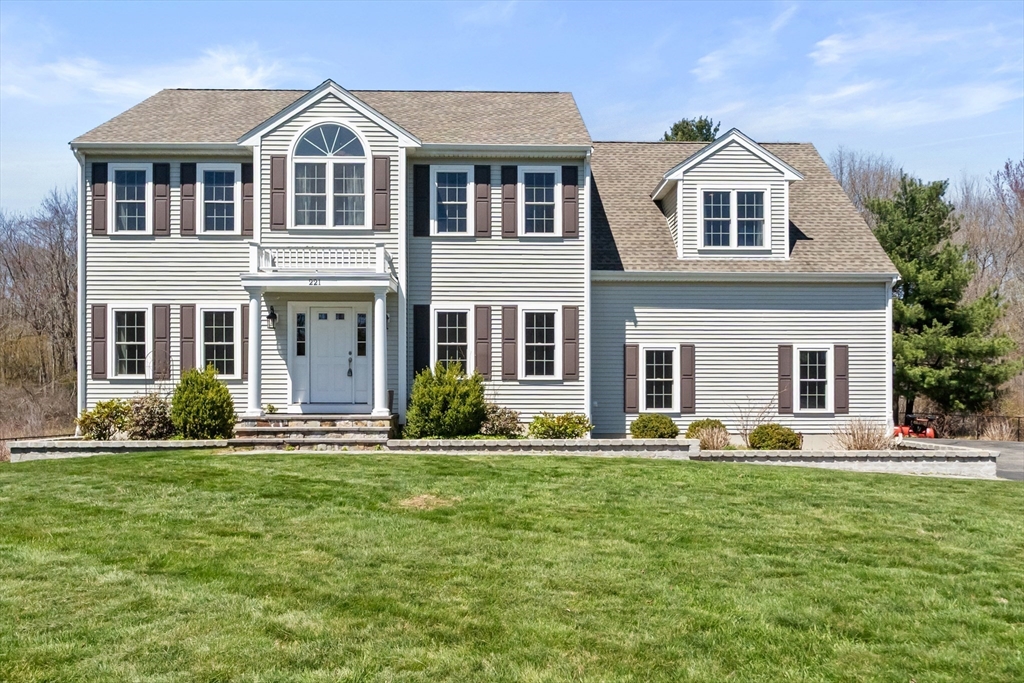221 Chestnut St in Abington