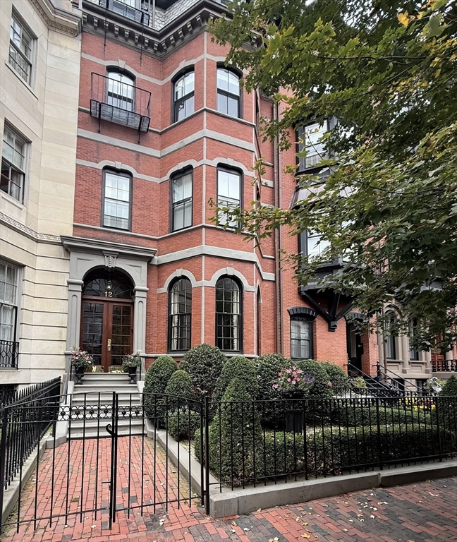 12 Marlborough St #1 in Boston