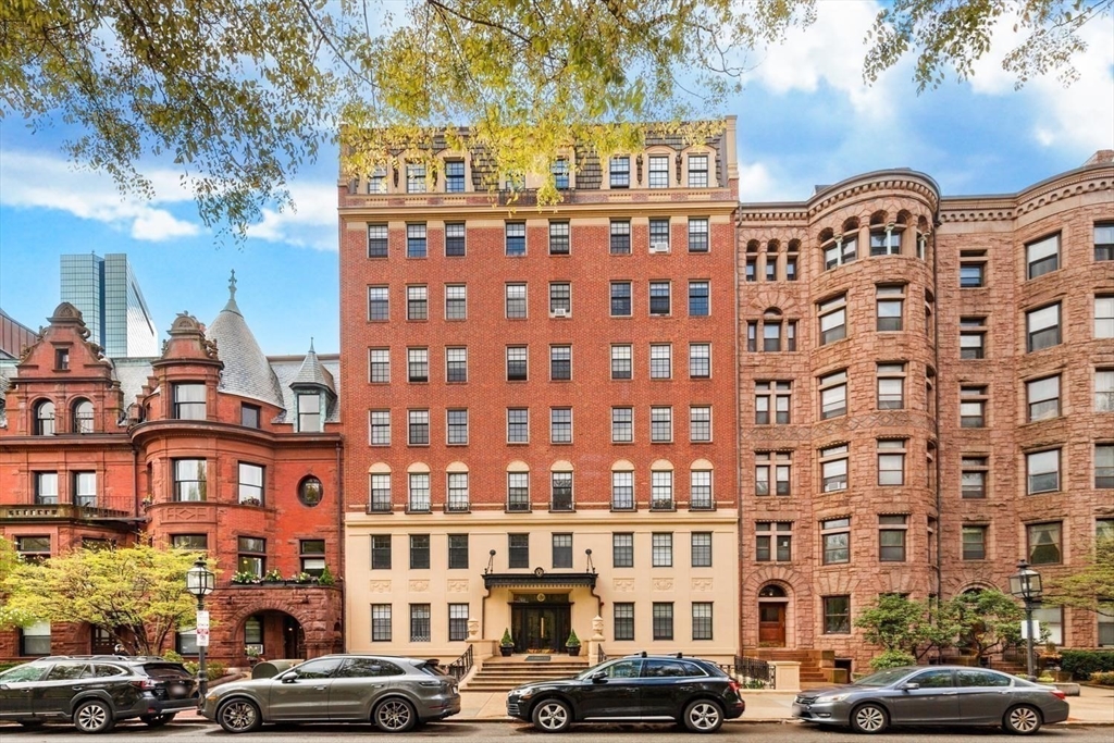 180 Commonwealth Ave #B in Boston