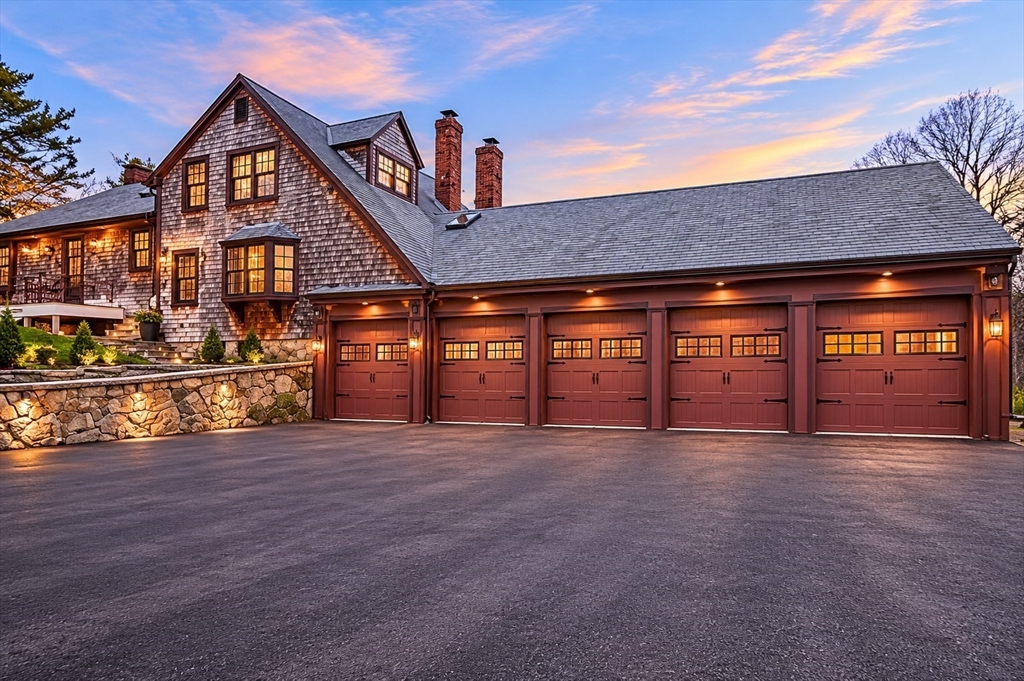 215 Sohier St in Cohasset