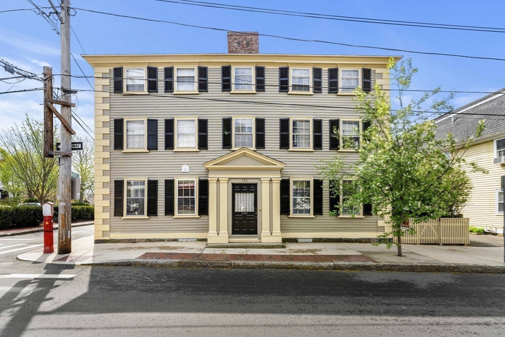 125 Derby Street #D in Salem