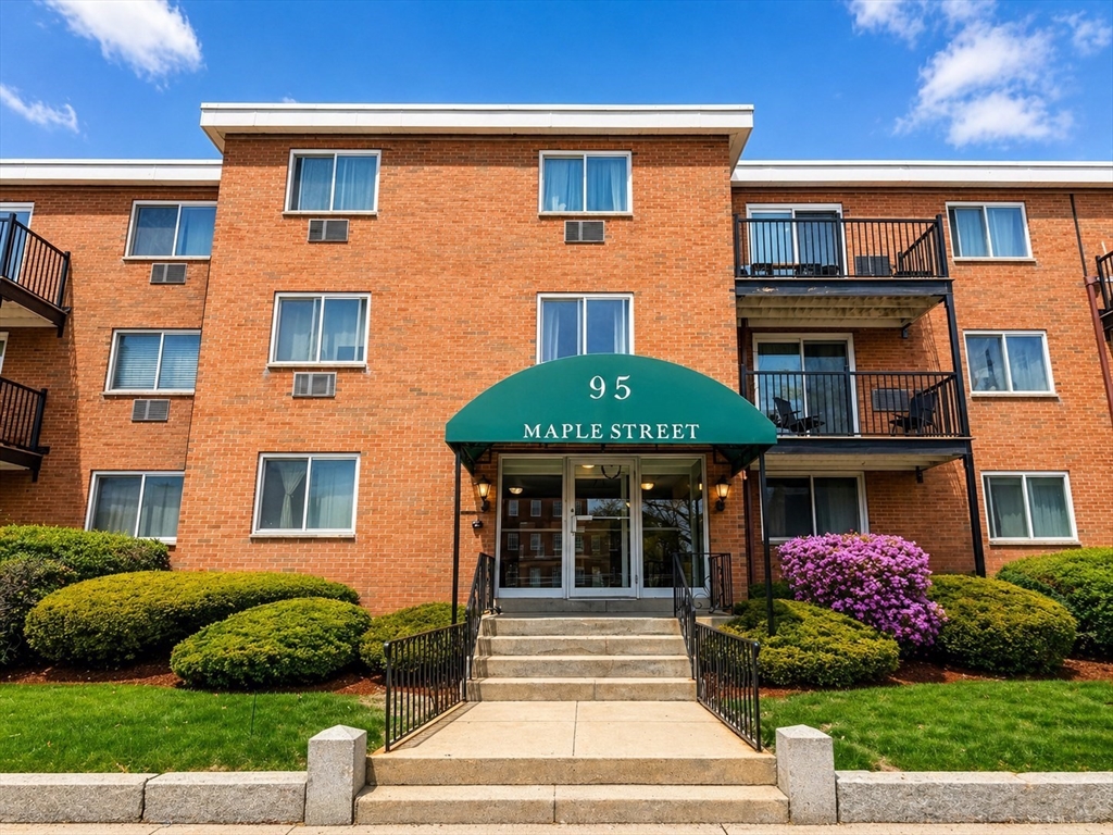 95-99 Maple St #17 in Malden