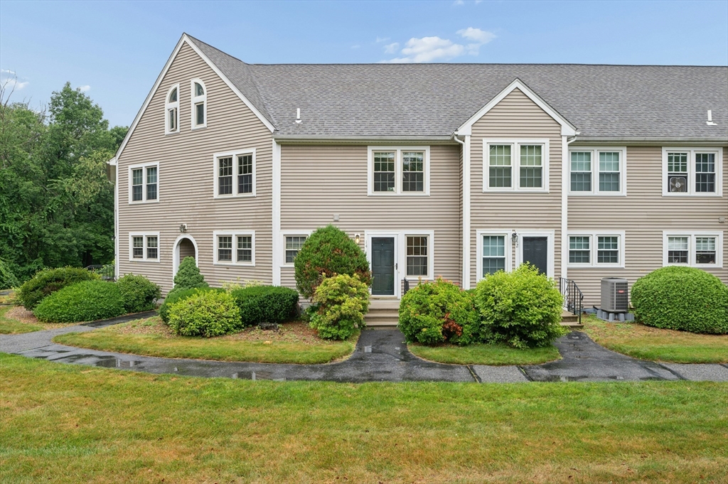 14 Hovey Pond Dr #14 in North Grafton