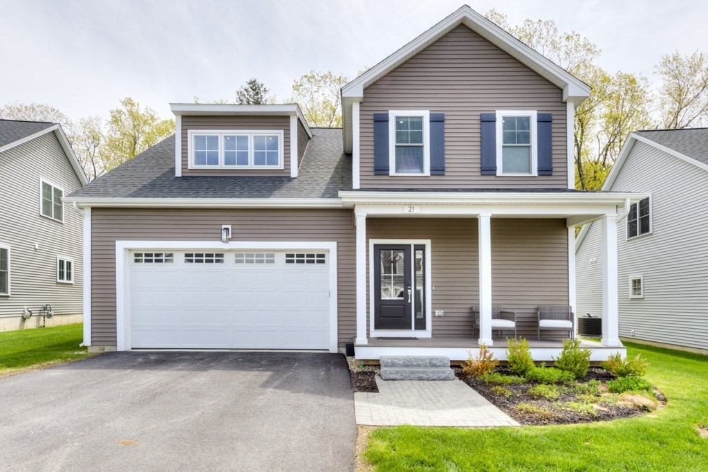 21 Salisbury Hill Blvd in Worcester
