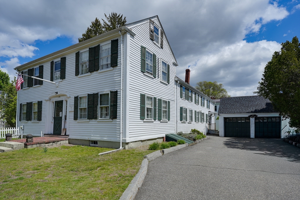 291 Brighton St in Belmont