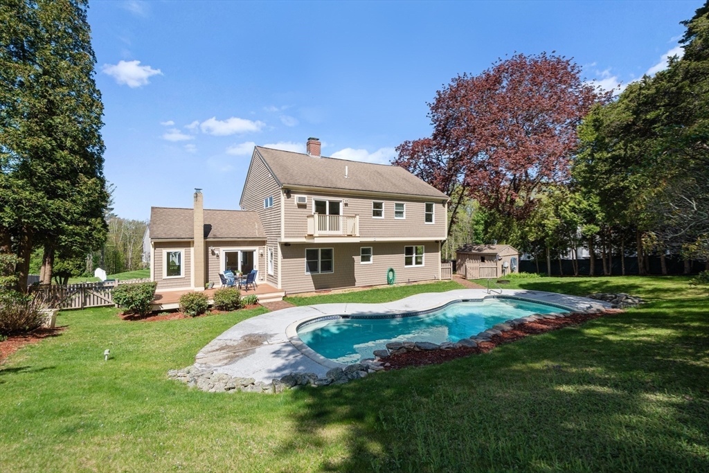 122 Deerfoot Rd in Southborough