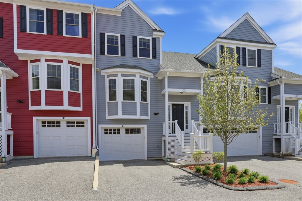 60 Lenox St #11 in Norwood