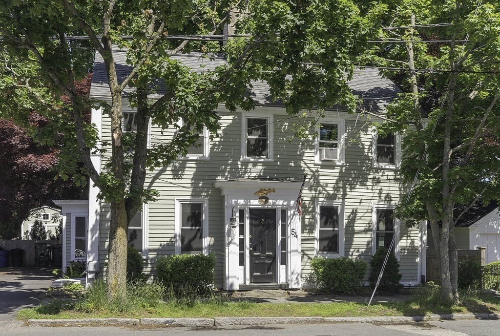 54 Ashland St in Newburyport