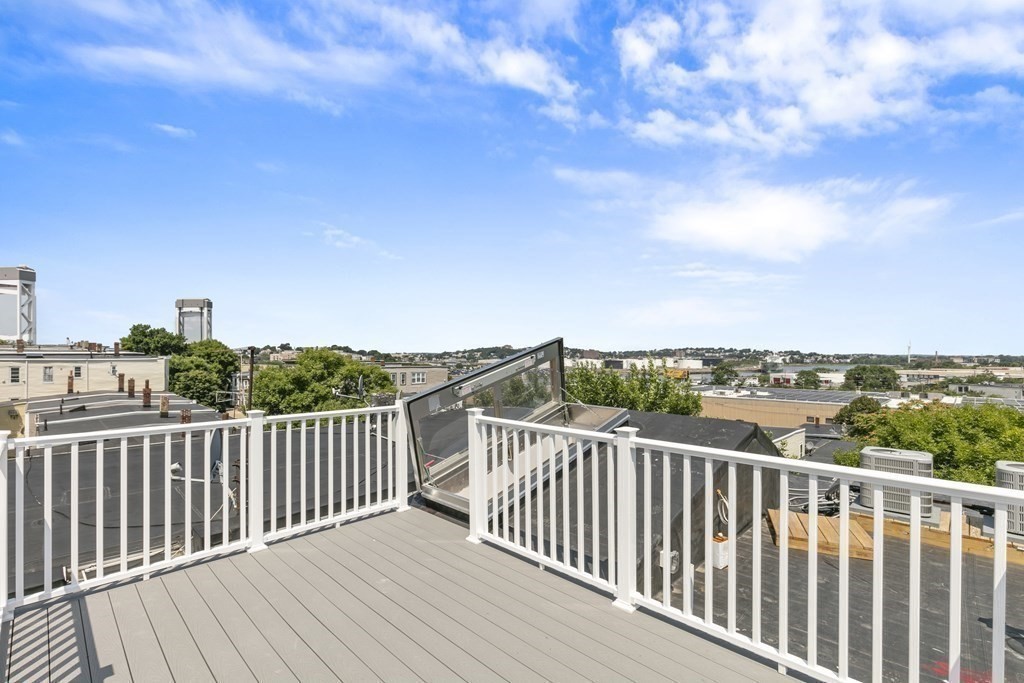 43 Wordsworth St #3 in Boston