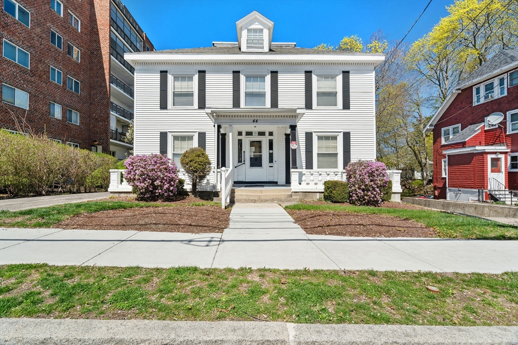 44 Greenleaf St in Quincy