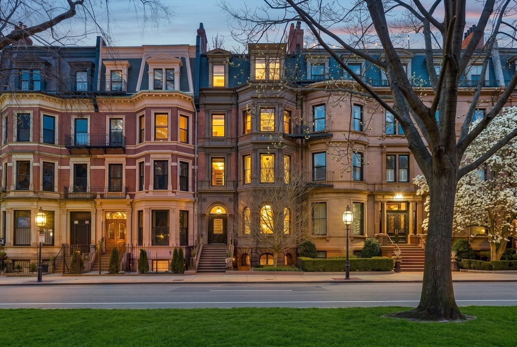55 Commonwealth Avenue in Boston