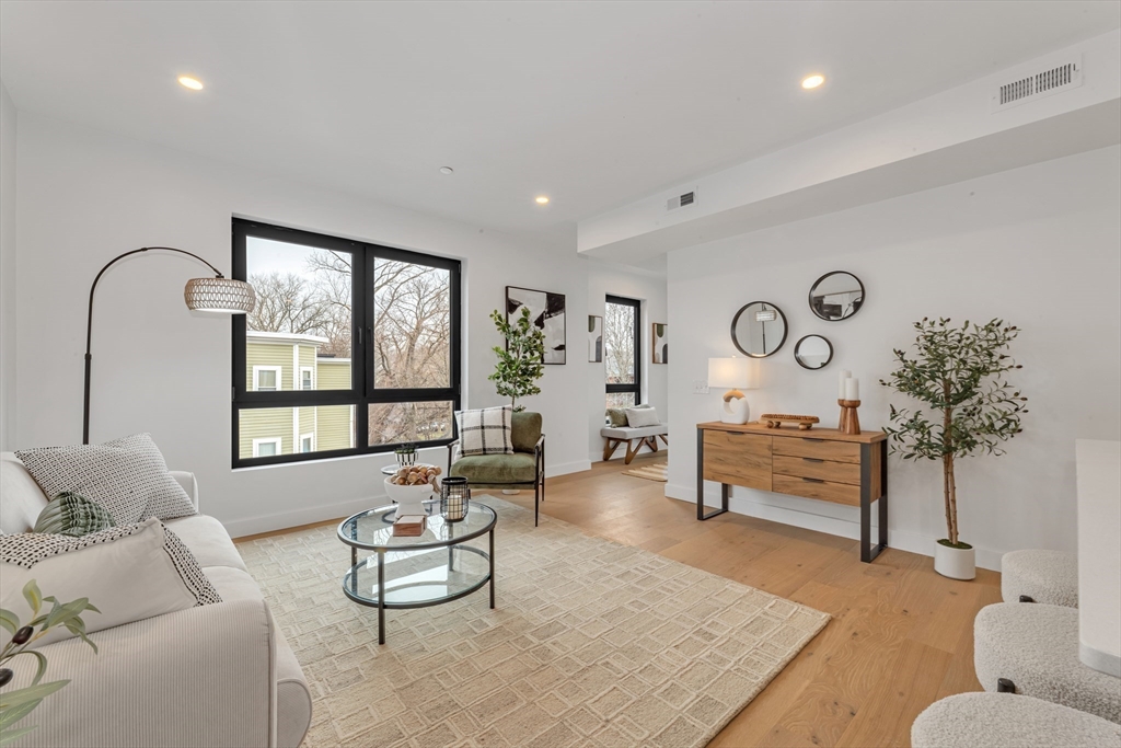 3992 Washington St #303 in Roslindale