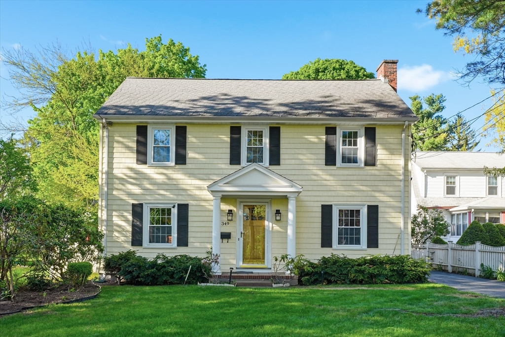 349 Auburndale Ave in Auburndale