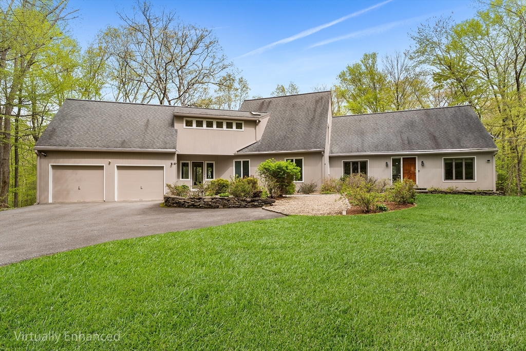 320 Nagog Hill Rd in Acton