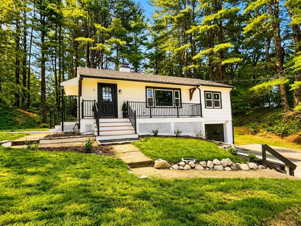 9 Bridge St in Medfield