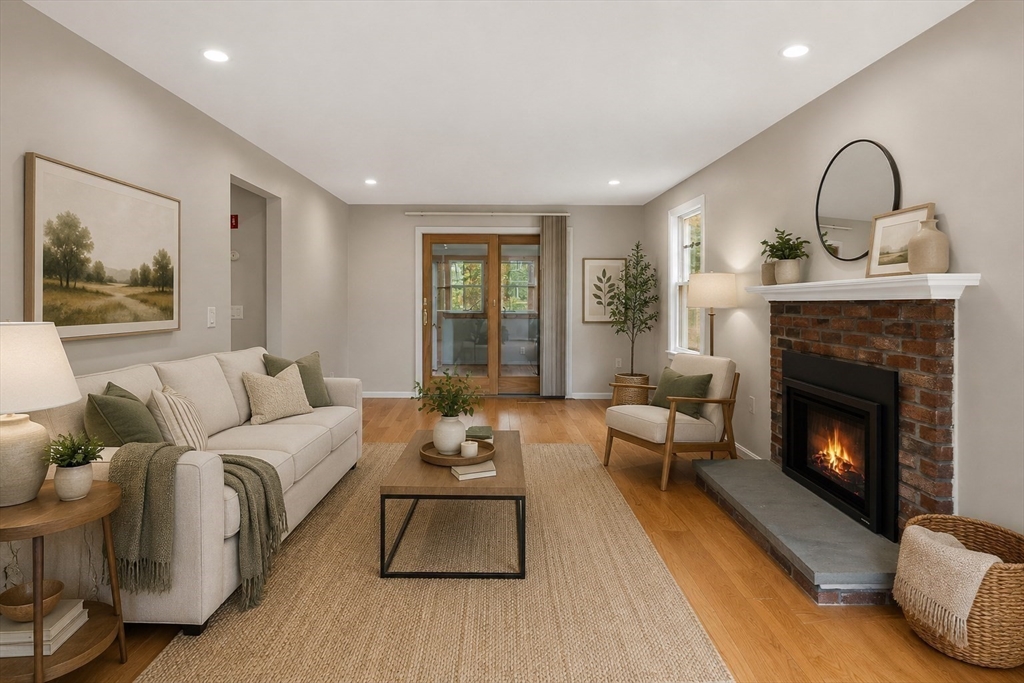76 Woodridge Rd in Duxbury