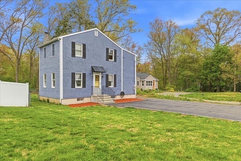 9 Douglas Ave in Norwell