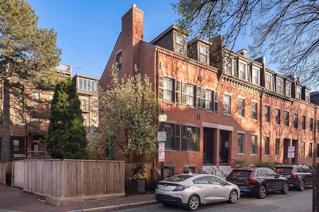 8 Ringgold St in Boston