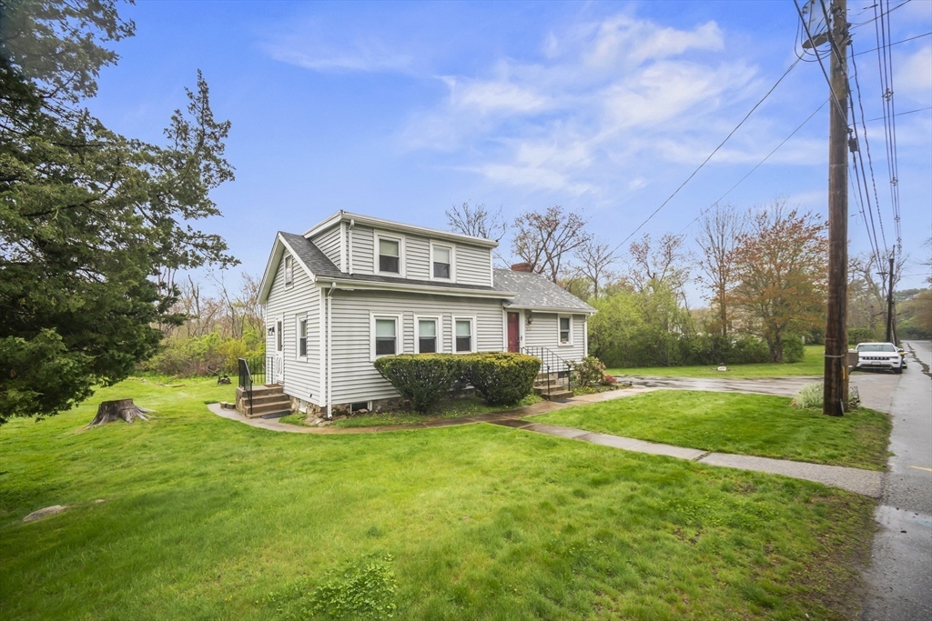 105 Ann Vinal Rd in Scituate