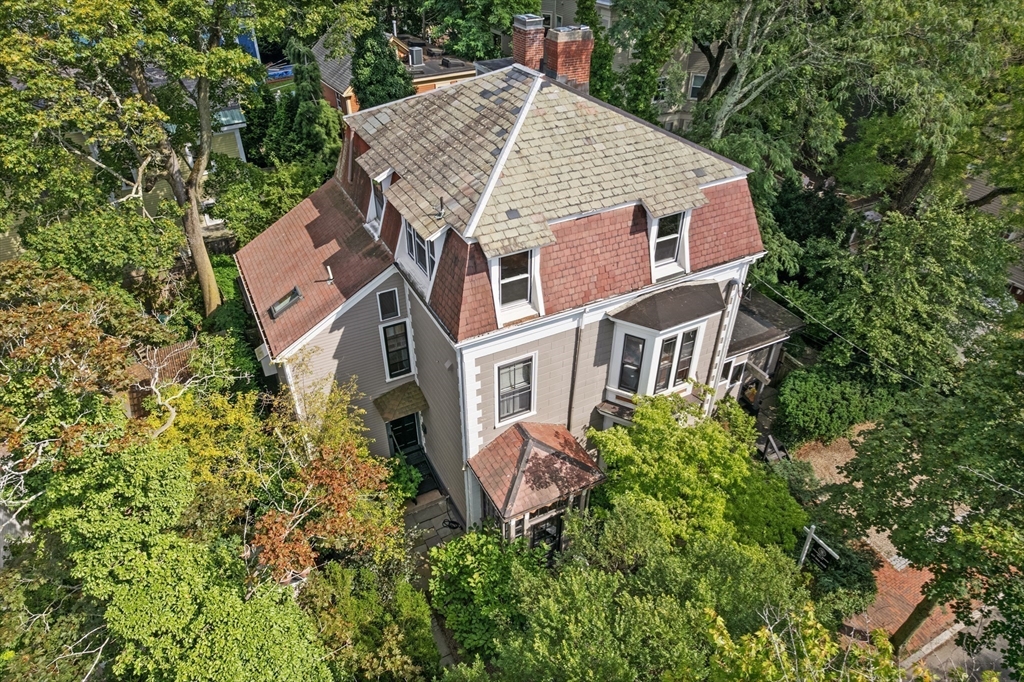32 Hawthorn St in Cambridge