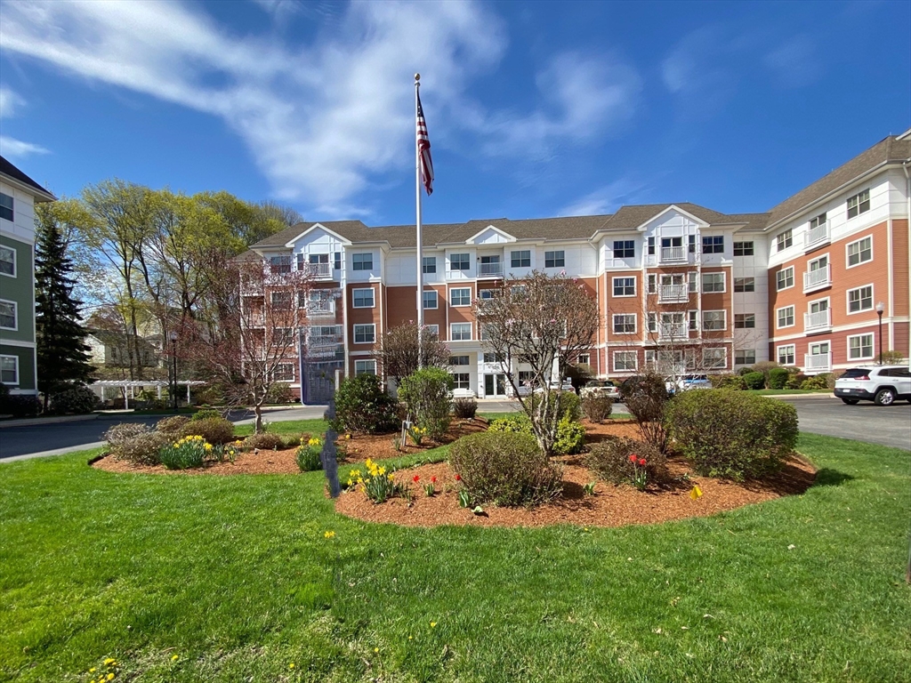 250 Main Street #204 in Hudson