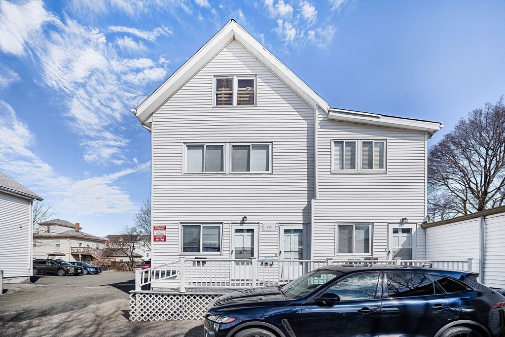 723 Washington St in Newton